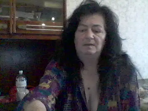 Snapshot of GypsiQueen2 chatting on 03-06-25, 01:57 GypsiQueen2 online show from 03-06-25, 01:57
