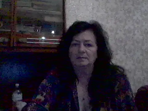 Snapshot of GypsiQueen2 chatting on 03-06-25, 05:00 GypsiQueen2 online show from 03-06-25, 05:00