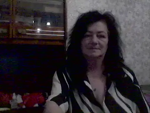 Snapshot of GypsiQueen2 chatting on 03-09-25, 08:31 GypsiQueen2 online show from 03-09-25, 08:31
