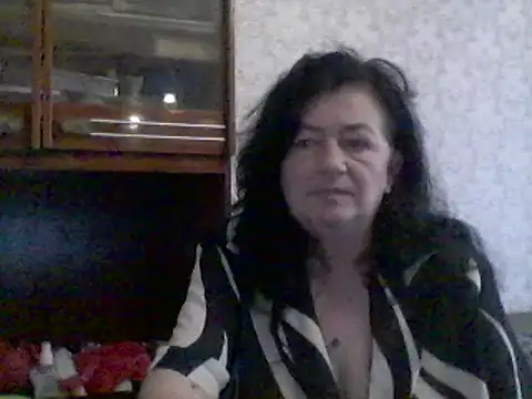 Snapshot of GypsiQueen2 chatting on 03-10-25, 10:26 GypsiQueen2 online show from 03-10-25, 10:26