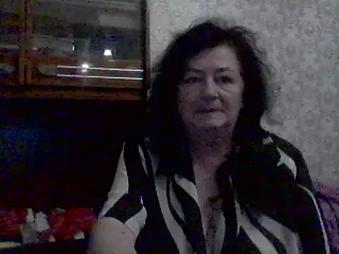 Snapshot of GypsiQueen2 chatting on 03-10-25, 05:18 GypsiQueen2 online show from 03-10-25, 05:18
