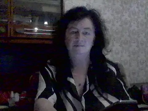 Snapshot of GypsiQueen2 chatting on 03-10-25, 08:56 GypsiQueen2 online show from 03-10-25, 08:56