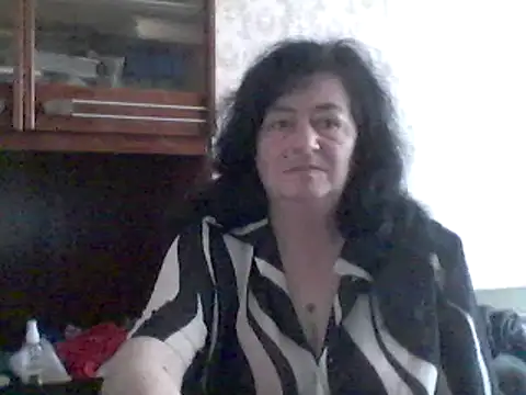 Snapshot of GypsiQueen2 chatting on 03-12-25, 11:20 GypsiQueen2 online show from 03-12-25, 11:20
