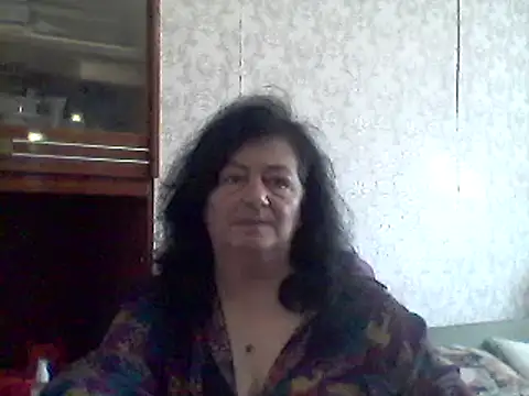 Snapshot of GypsiQueen2 chatting on 03-14-25, 12:29 GypsiQueen2 online show from 03-14-25, 12:29