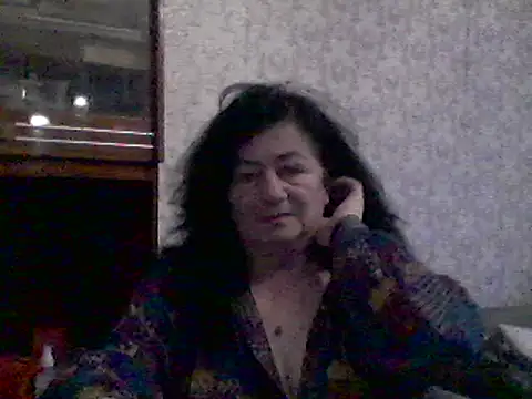 Snapshot of GypsiQueen2 chatting on 03-14-25, 03:36 GypsiQueen2 online show from 03-14-25, 03:36