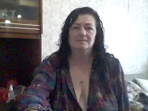 Snapshot of GypsiQueen2 chatting on 03-15-25, 10:57 GypsiQueen2 online show from 03-15-25, 10:57
