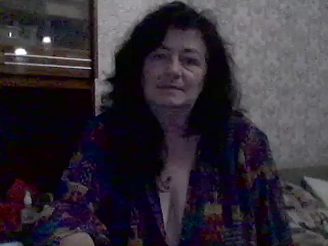 Snapshot of GypsiQueen2 chatting on 03-16-25, 05:17 GypsiQueen2 online show from 03-16-25, 05:17