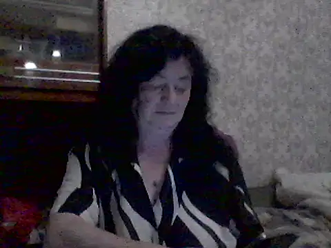 Snapshot of GypsiQueen2 chatting on 03-17-25, 05:05 GypsiQueen2 online show from 03-17-25, 05:05