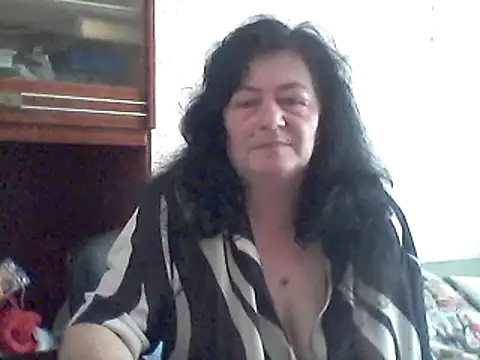 Snapshot of GypsiQueen2 chatting on 03-19-25, 07:07 GypsiQueen2 online show from 03-19-25, 07:07