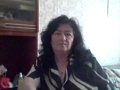 Snapshot of GypsiQueen2 chatting on 03-19-25, 10:11 GypsiQueen2 online show from 03-19-25, 10:11