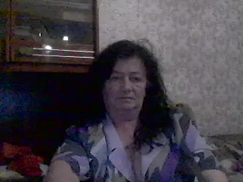 Snapshot of GypsiQueen2 chatting on 03-20-25, 09:02 GypsiQueen2 online show from 03-20-25, 09:02