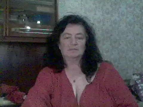 Snapshot of GypsiQueen2 chatting on 03-22-25, 09:10 GypsiQueen2 online show from 03-22-25, 09:10