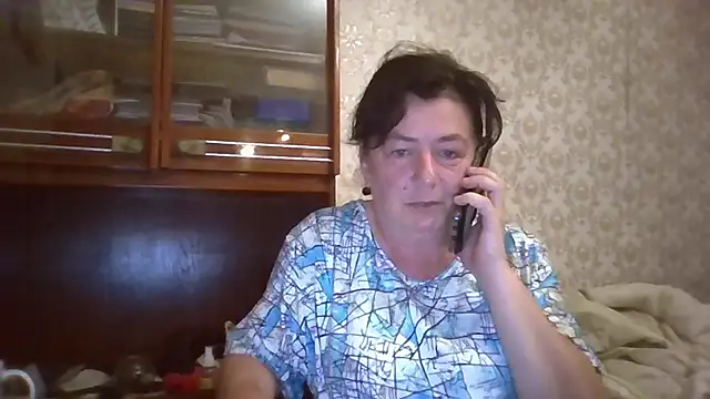 Snapshot of GypsiQueen2 chatting on 09-08-25, 07:13 GypsiQueen2 online show from 09-08-25, 07:13