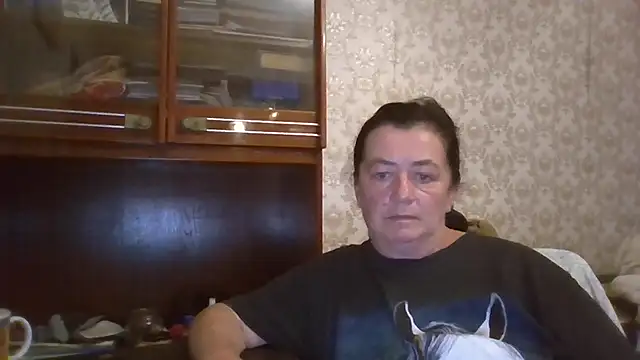 Snapshot of GypsiQueen2 chatting on 09-11-25, 07:03 GypsiQueen2 online show from 09-11-25, 07:03