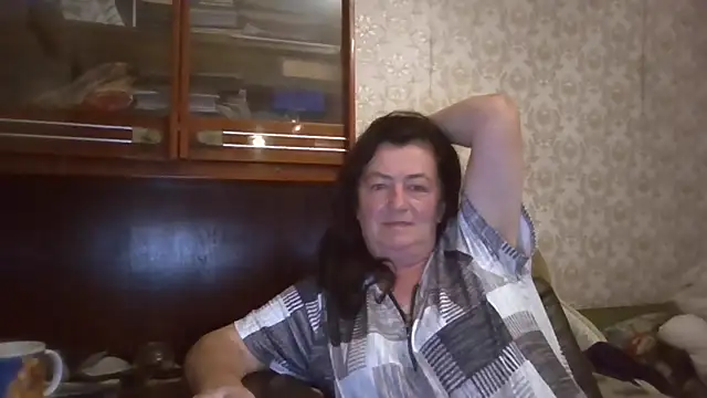 Snapshot of GypsiQueen2 chatting on 09-12-25, 06:52 GypsiQueen2 online show from 09-12-25, 06:52