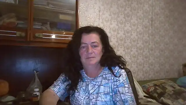 Snapshot of GypsiQueen2 chatting on 09-15-25, 07:36 GypsiQueen2 online show from 09-15-25, 07:36