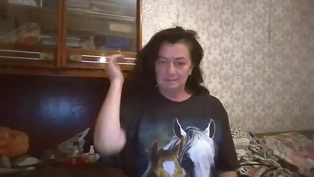 Snapshot of GypsiQueen2 chatting on 09-16-25, 07:15 GypsiQueen2 online show from 09-16-25, 07:15