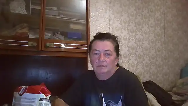 Snapshot of GypsiQueen2 chatting on 09-26-25, 08:02 GypsiQueen2 online show from 09-26-25, 08:02