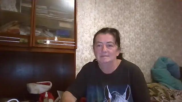 Snapshot of GypsiQueen2 chatting on 10-01-25, 07:09 GypsiQueen2 online show from 10-01-25, 07:09