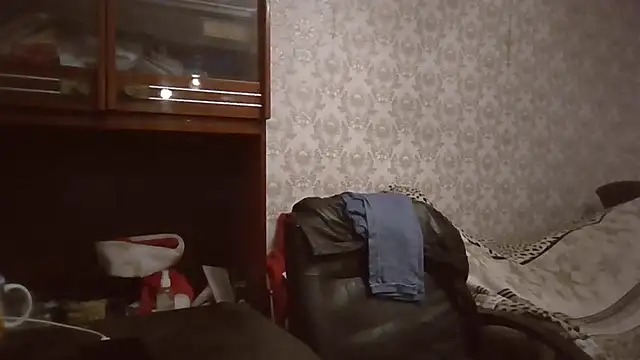 Snapshot of GypsiQueen2 chatting on 10-02-25, 09:00 GypsiQueen2 online show from 10-02-25, 09:00