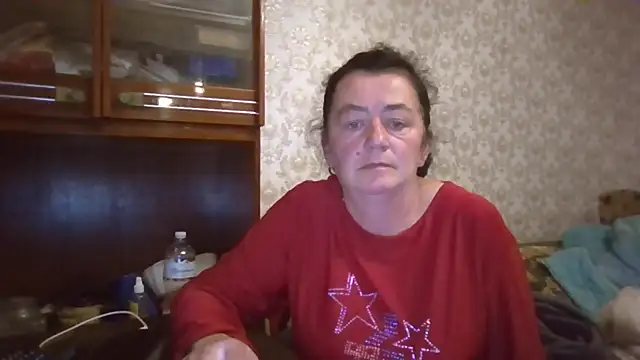 Snapshot of GypsiQueen2 chatting on 10-05-25, 05:11 GypsiQueen2 online show from 10-05-25, 05:11