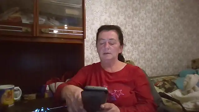 Snapshot of GypsiQueen2 chatting on 10-07-25, 06:05 GypsiQueen2 online show from 10-07-25, 06:05