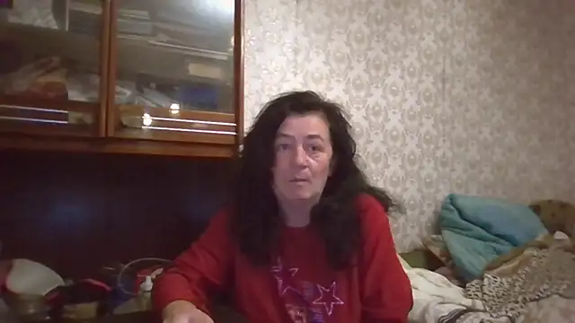 Snapshot of GypsiQueen2 chatting on 10-17-25, 05:59 GypsiQueen2 online show from 10-17-25, 05:59