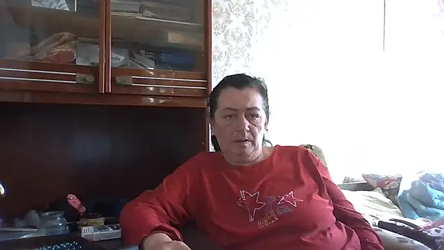 Snapshot of GypsiQueen2 chatting on 10-29-25, 12:07 GypsiQueen2 online show from 10-29-25, 12:07