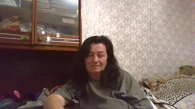 Snapshot of GypsiQueen2 chatting on 11-01-25, 03:14 GypsiQueen2 online show from 11-01-25, 03:14