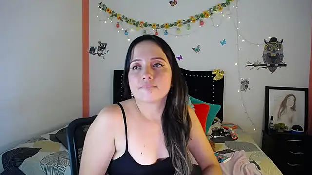 Snapshot of naughty_girl_4u chatting on 02-28-25, 10:17 naughty girl 4u online show from 02-28-25, 10:17