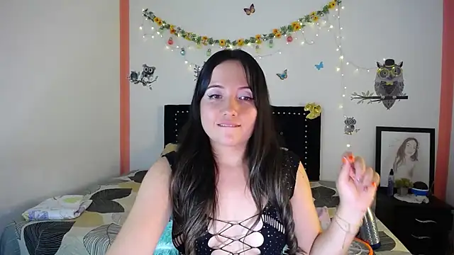 Snapshot of naughty_girl_4u chatting on 03-04-25, 10:27 naughty girl 4u online show from 03-04-25, 10:27