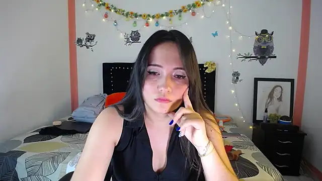 Snapshot of naughty_girl_4u chatting on 03-07-25, 09:06 naughty girl 4u online show from 03-07-25, 09:06