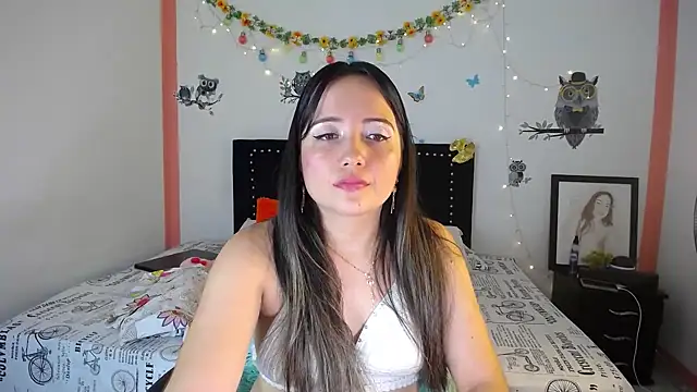 Snapshot of naughty_girl_4u chatting on 03-09-25, 04:11 naughty girl 4u online show from 03-09-25, 04:11