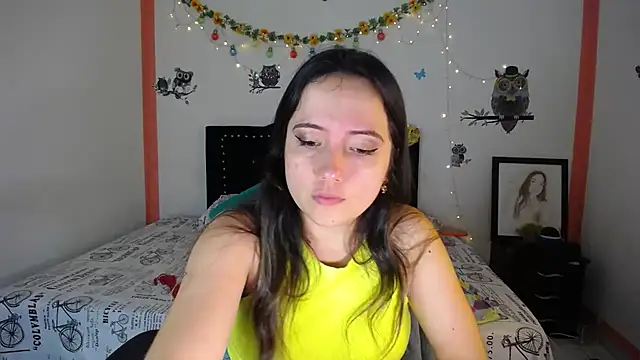 Snapshot of naughty_girl_4u chatting on 03-19-25, 07:38 naughty girl 4u online show from 03-19-25, 07:38