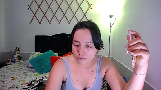 Snapshot of naughty_girl_4u chatting on 10-16-25, 08:21 naughty girl 4u online show from 10-16-25, 08:21