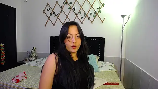 Snapshot of naughty_girl_4u chatting on 10-21-25, 07:36 naughty girl 4u online show from 10-21-25, 07:36