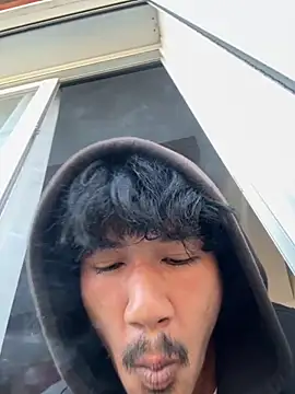 Snapshot of juniiorre chatting on 10-12-25, 08:24 juniiorre online show from 10-12-25, 08:24