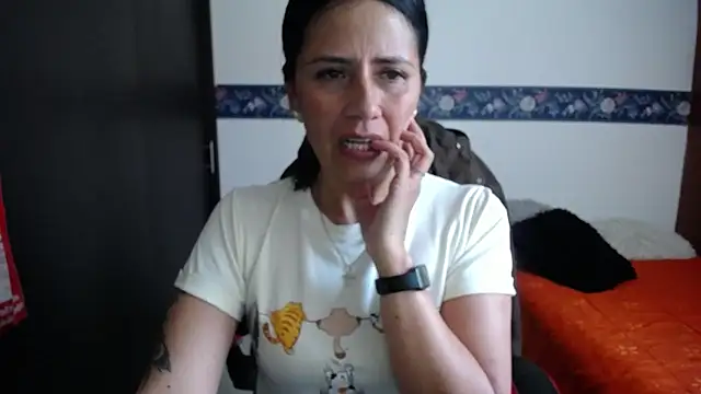 Snapshot of sharoon_cheerry chatting on 10-09-25, 12:58 sharoon cheerry online show from 10-09-25, 12:58