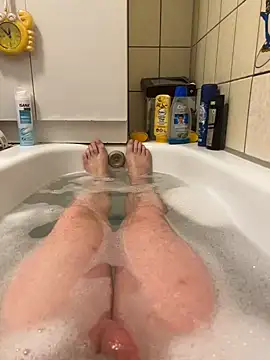 Snapshot of David19932908 chatting on 12-16-24, 06:27 David19932908 online show from 12-16-24, 06:27