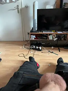 Snapshot of David19932908 chatting on 01-13-25, 02:32 David19932908 online show from 01-13-25, 02:32