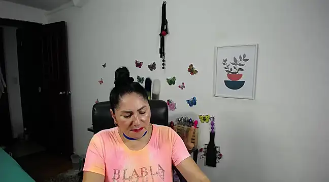 Snapshot of mature_bigboobs10 chatting on 03-21-25, 08:06 mature bigboobs10 online show from 03-21-25, 08:06