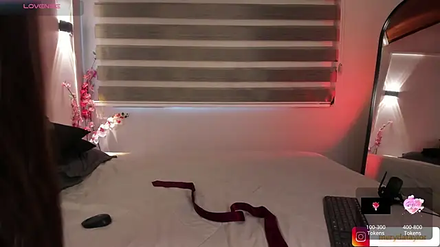 MERIDA TAYLOR online show from 10-13-25, 02:06