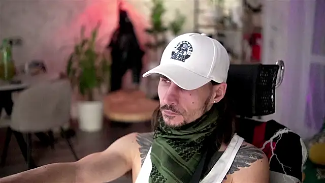 Snapshot of lord_shiva_ chatting on 11-20-25, 08:03 lord shiva online show from 11-20-25, 08:03