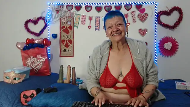 loquitaqueen011 online show from 02-15-25, 11:25
