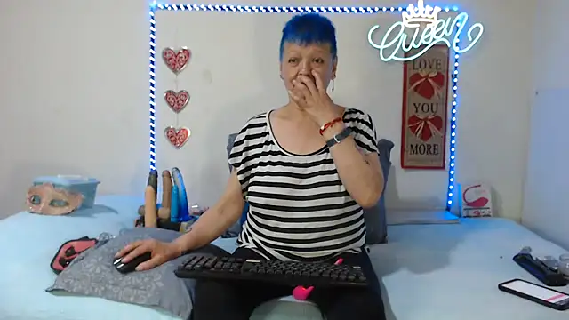 loquitaqueen011 online show from 07-12-26, 06:10
