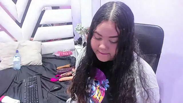 Snapshot of ValenTitis chatting on 12-10-24, 07:54 ValenTitis online show from 12-10-24, 07:54