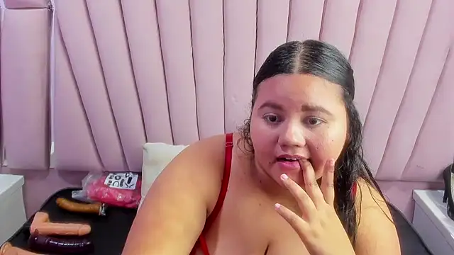 Snapshot of ValenTitis chatting on 12-15-24, 06:07 ValenTitis online show from 12-15-24, 06:07