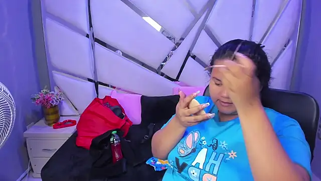 Snapshot of ValenTitis chatting on 10-01-25, 08:15 ValenTitis online show from 10-01-25, 08:15