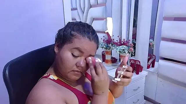 Snapshot of ValenTitis chatting on 10-11-25, 08:29 ValenTitis online show from 10-11-25, 08:29