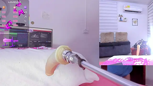 Snapshot of Soraya_Davis chatting on 09-28-25, 09:25 Soraya Davis online show from 09-28-25, 09:25